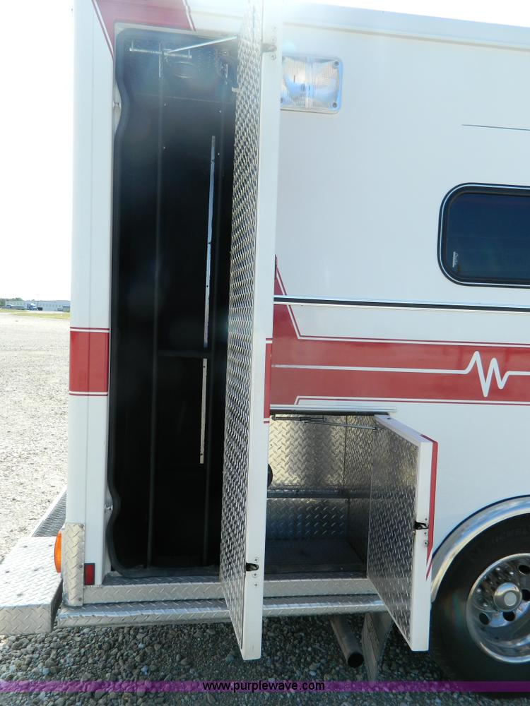 image for item K8186 1993 Ford Econoline E350 ambulance