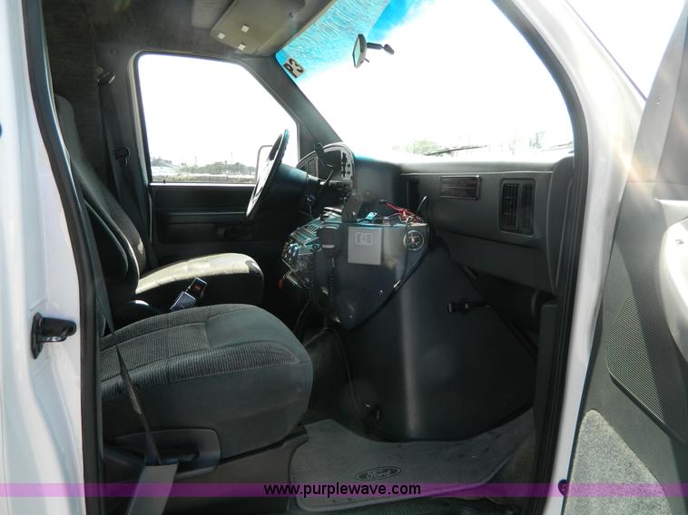 image for item K8186 1993 Ford Econoline E350 ambulance