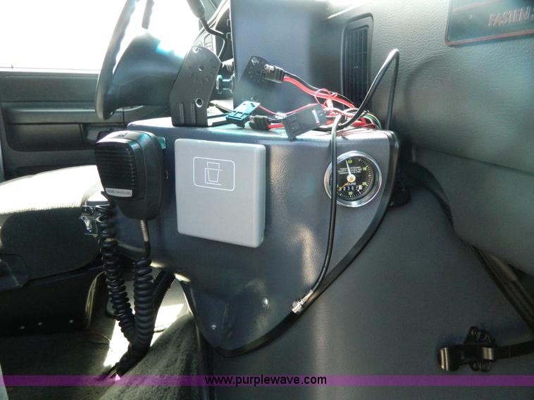 image for item K8186 1993 Ford Econoline E350 ambulance