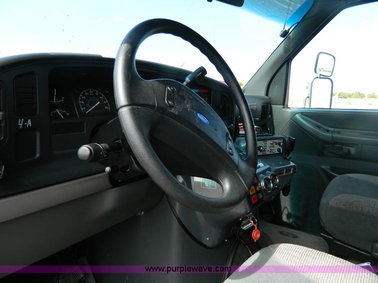 image for item K8186 1993 Ford Econoline E350 ambulance