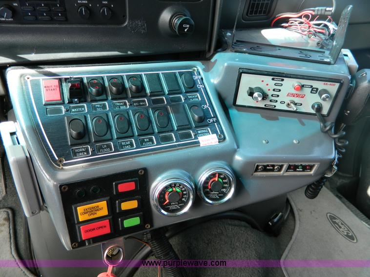 image for item K8186 1993 Ford Econoline E350 ambulance