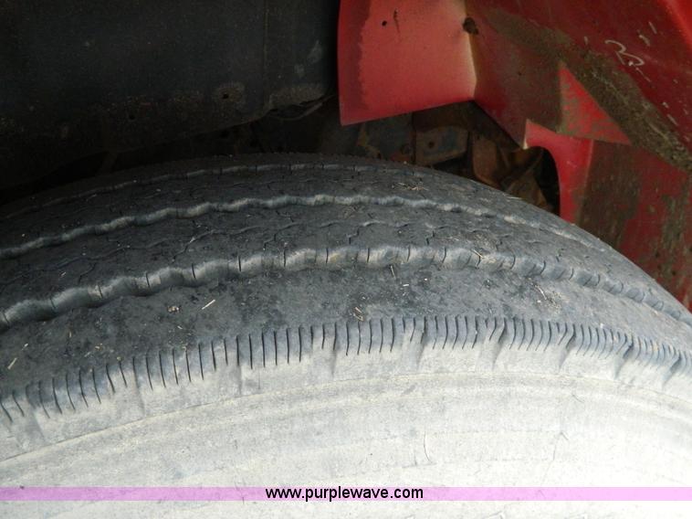 image for item K8198 2001 International 4700 dump truck