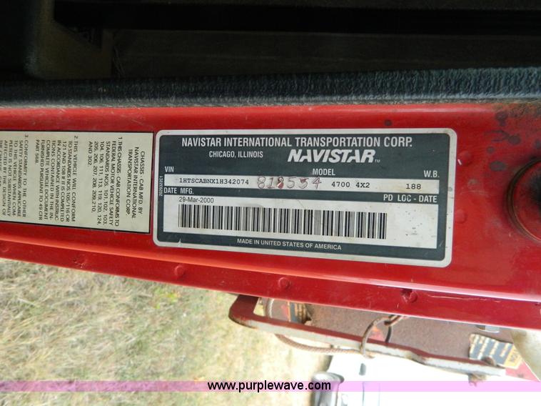 image for item K8198 2001 International 4700 dump truck