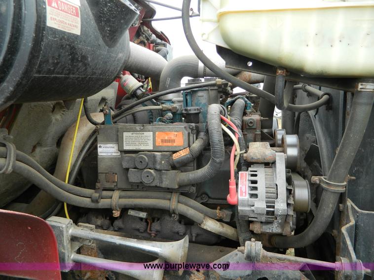 image for item K8198 2001 International 4700 dump truck