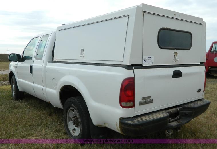 image for item K8200 2005 Ford F250 Super Duty pickup truck