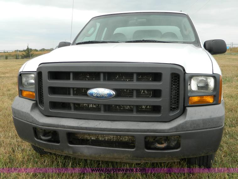 image for item K8200 2005 Ford F250 Super Duty pickup truck