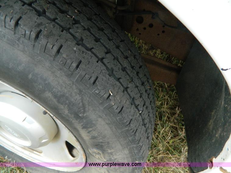 image for item K8200 2005 Ford F250 Super Duty pickup truck