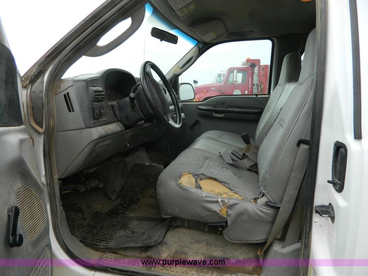 image for item K8200 2005 Ford F250 Super Duty pickup truck