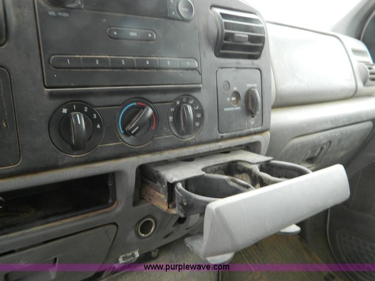 image for item K8200 2005 Ford F250 Super Duty pickup truck