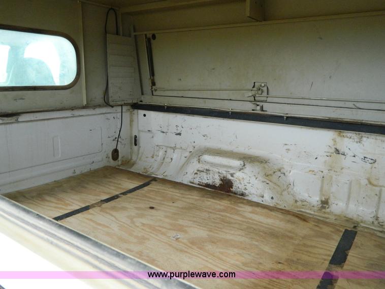 image for item K8200 2005 Ford F250 Super Duty pickup truck