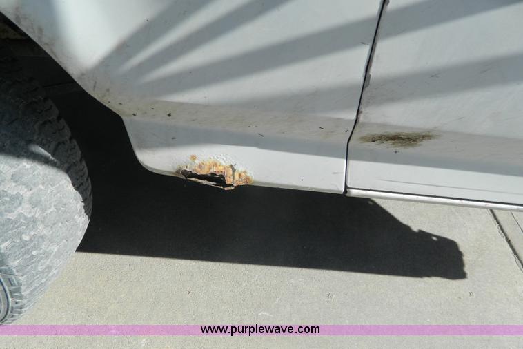 image for item K8224 1995 Ford F250 pickup truck cab and chassis