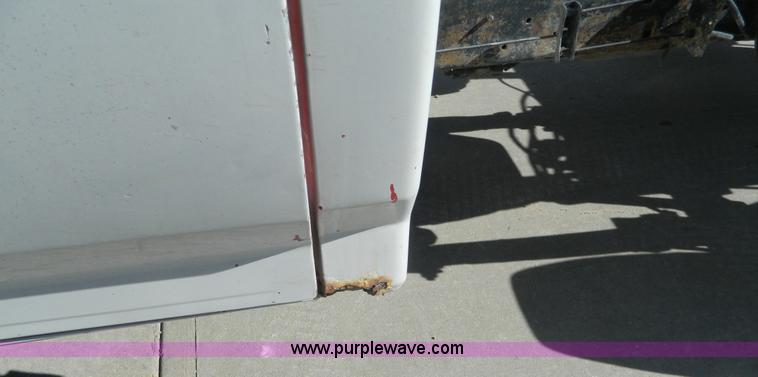 image for item K8224 1995 Ford F250 pickup truck cab and chassis