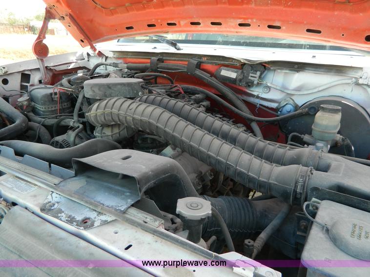 image for item K8224 1995 Ford F250 pickup truck cab and chassis