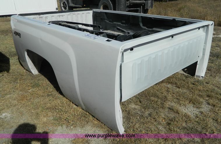 image for item K8225 Chevrolet pickup truck bed