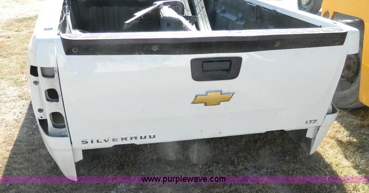 image for item K8225 Chevrolet pickup truck bed