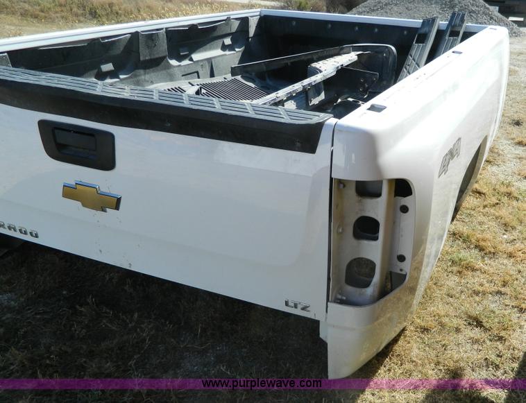 image for item K8225 Chevrolet pickup truck bed