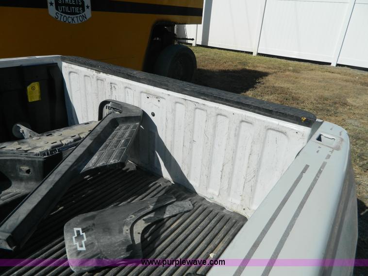 image for item K8225 Chevrolet pickup truck bed
