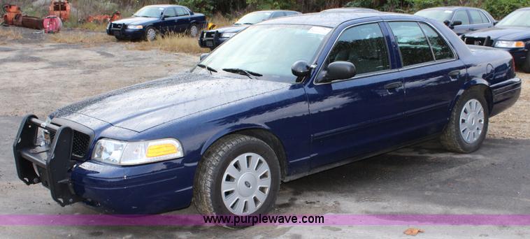 image for item L2337 2010 Ford Crown Victoria Police Interceptor