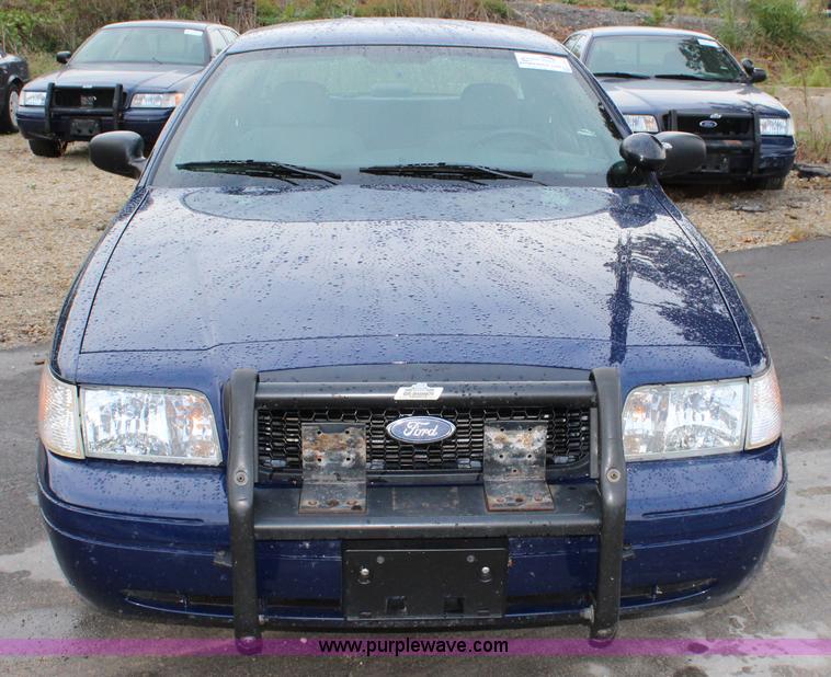 image for item L2337 2010 Ford Crown Victoria Police Interceptor