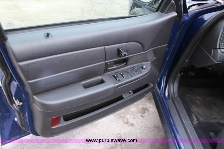 image for item L2337 2010 Ford Crown Victoria Police Interceptor