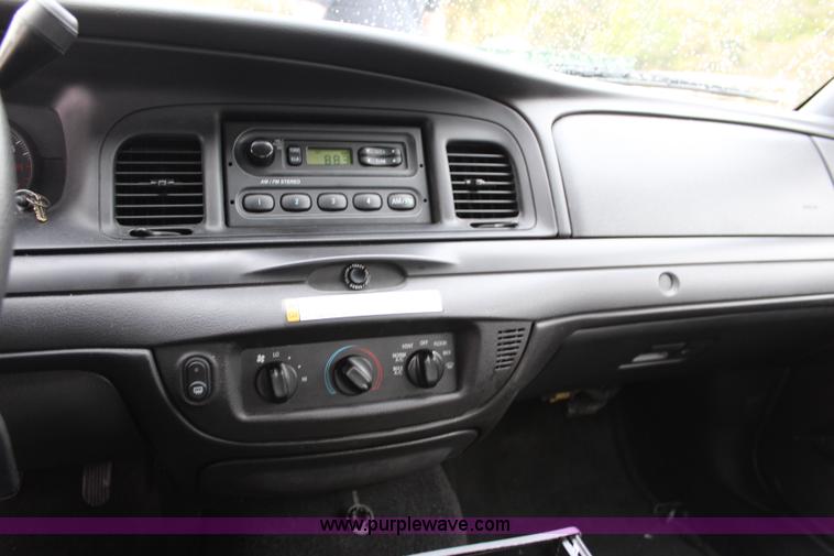 image for item L2337 2010 Ford Crown Victoria Police Interceptor