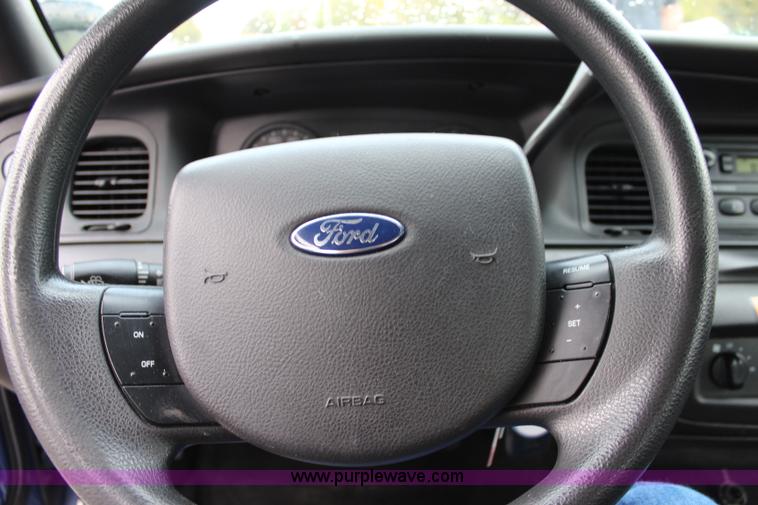 image for item L2337 2010 Ford Crown Victoria Police Interceptor