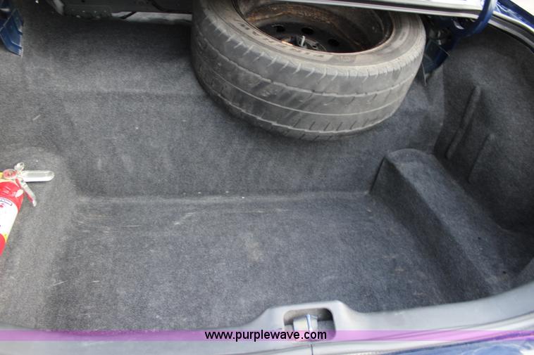 image for item L2337 2010 Ford Crown Victoria Police Interceptor