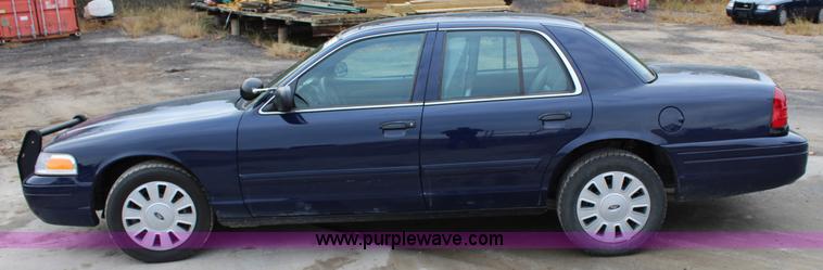 image for item L2338 2010 Ford Crown Victoria Police Interceptor