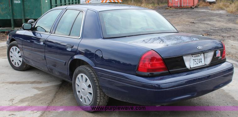 image for item L2338 2010 Ford Crown Victoria Police Interceptor