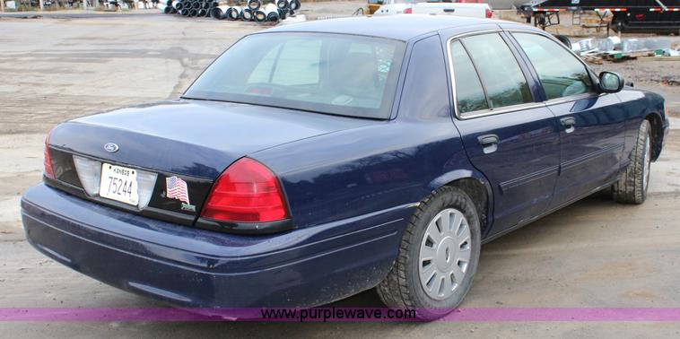 image for item L2338 2010 Ford Crown Victoria Police Interceptor