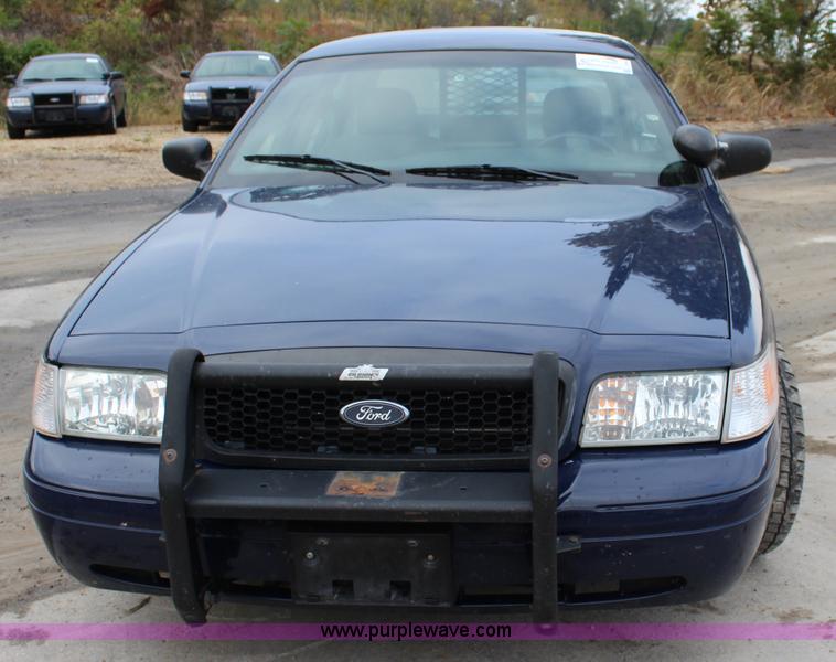 image for item L2338 2010 Ford Crown Victoria Police Interceptor