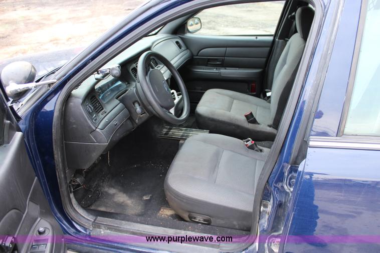image for item L2338 2010 Ford Crown Victoria Police Interceptor