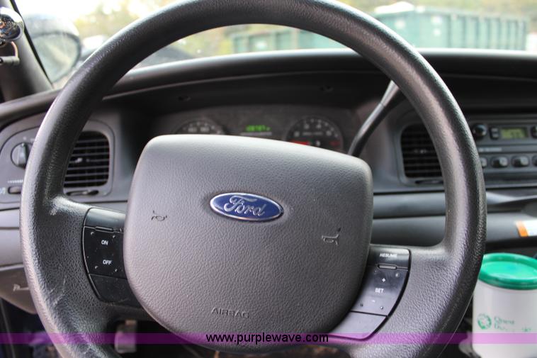 image for item L2338 2010 Ford Crown Victoria Police Interceptor