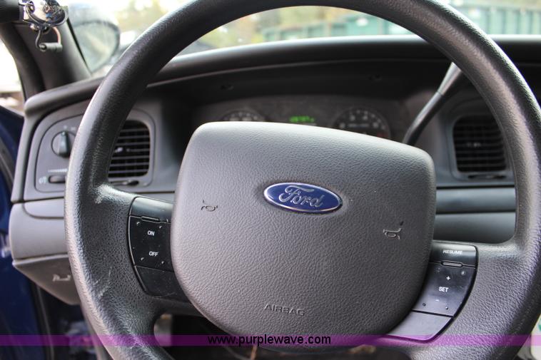 image for item L2338 2010 Ford Crown Victoria Police Interceptor