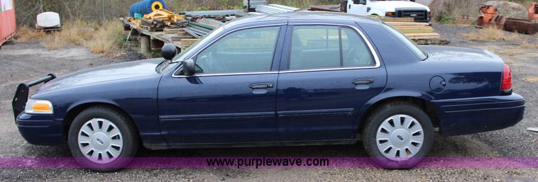 image for item L2339 2010 Ford Crown Victoria Police Interceptor