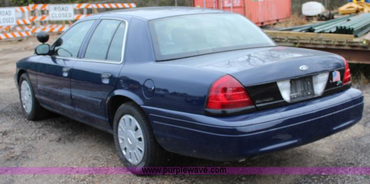 image for item L2339 2010 Ford Crown Victoria Police Interceptor