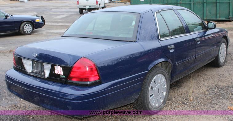 image for item L2339 2010 Ford Crown Victoria Police Interceptor