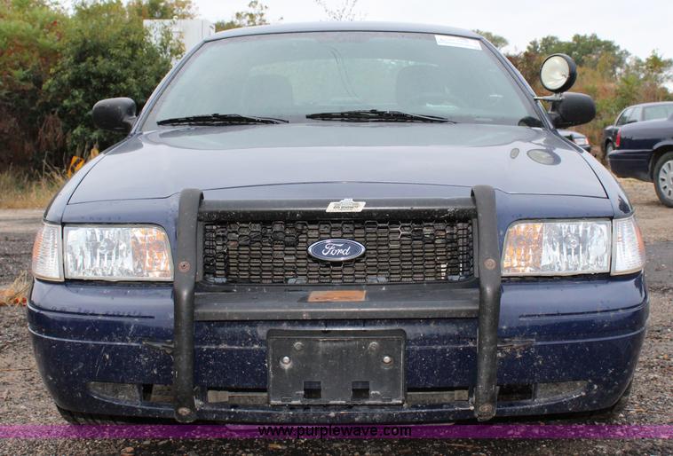 image for item L2339 2010 Ford Crown Victoria Police Interceptor