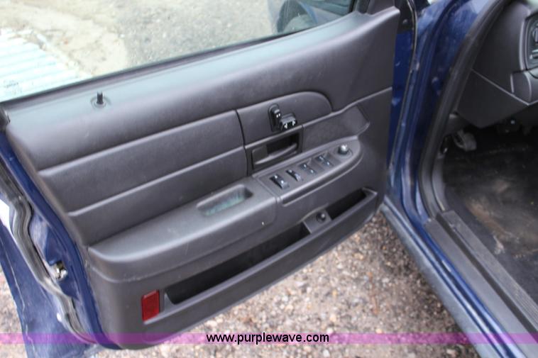 image for item L2339 2010 Ford Crown Victoria Police Interceptor