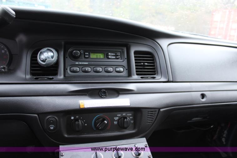 image for item L2339 2010 Ford Crown Victoria Police Interceptor