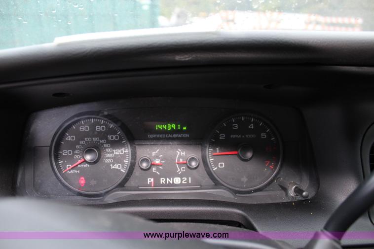 image for item L2339 2010 Ford Crown Victoria Police Interceptor