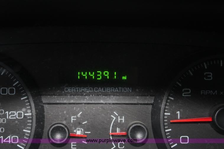 image for item L2339 2010 Ford Crown Victoria Police Interceptor