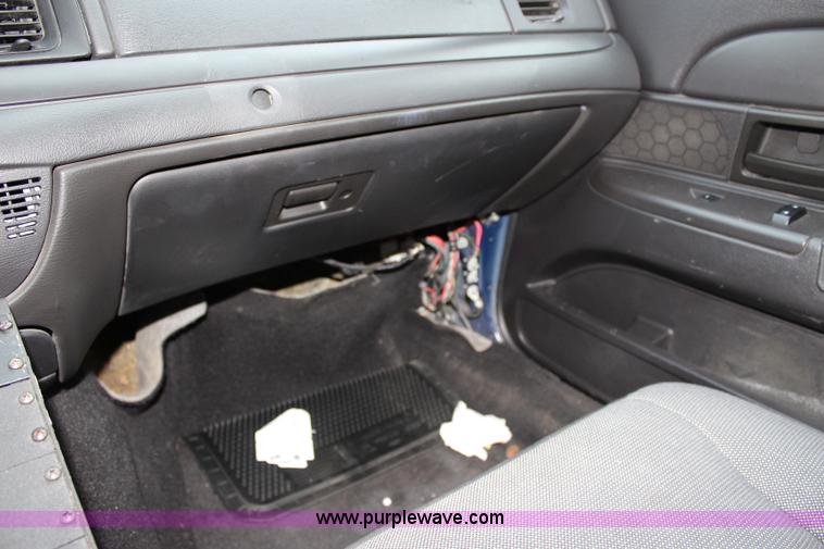 image for item L2339 2010 Ford Crown Victoria Police Interceptor