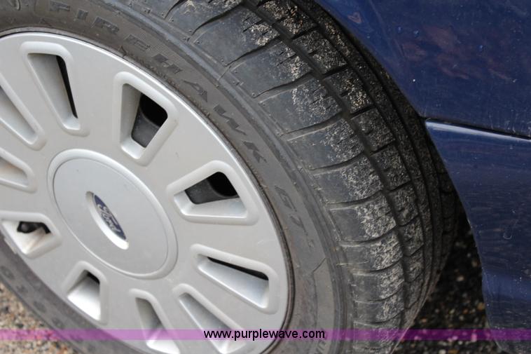 image for item L2339 2010 Ford Crown Victoria Police Interceptor