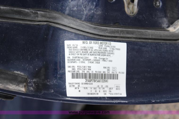 image for item L2339 2010 Ford Crown Victoria Police Interceptor