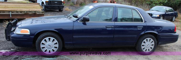 image for item L2340 2010 Ford Crown Victoria Police Interceptor