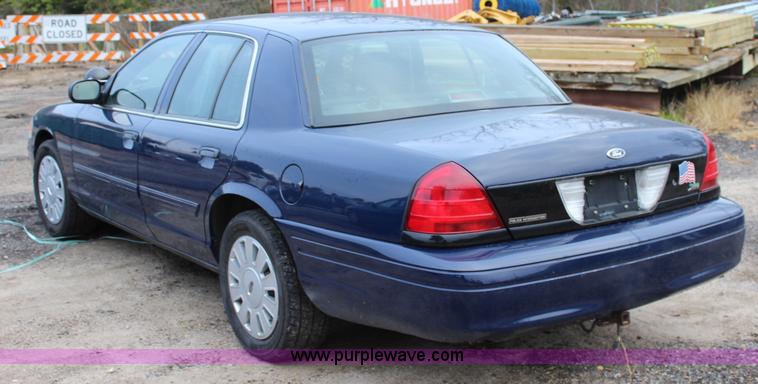 image for item L2340 2010 Ford Crown Victoria Police Interceptor
