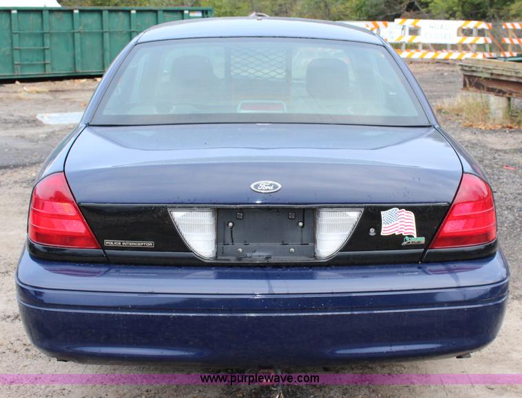 image for item L2340 2010 Ford Crown Victoria Police Interceptor