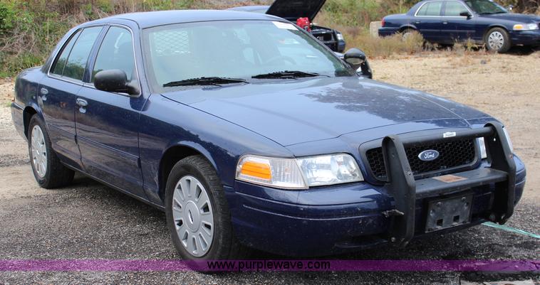 image for item L2340 2010 Ford Crown Victoria Police Interceptor