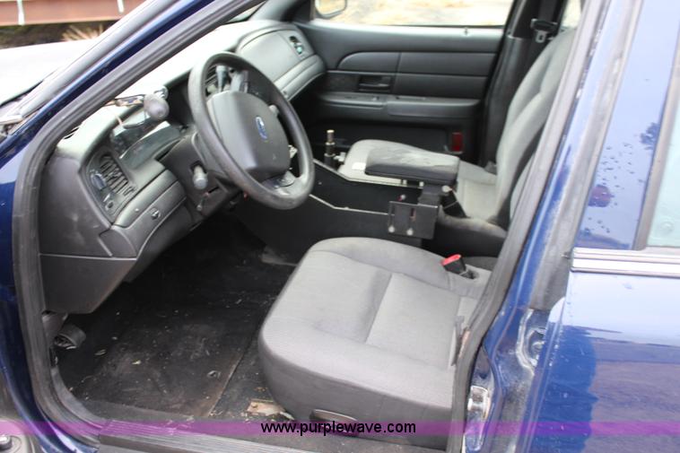 image for item L2340 2010 Ford Crown Victoria Police Interceptor